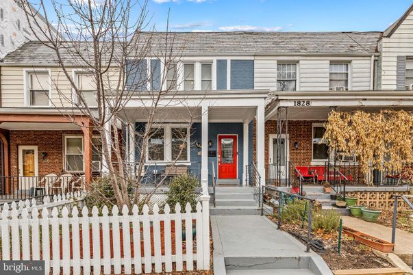 Exterior, Facade, Brick Facade, Rowhouse