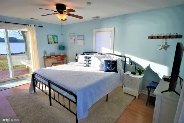 Bedroom, Interior, Water, Wood Texture Flooring