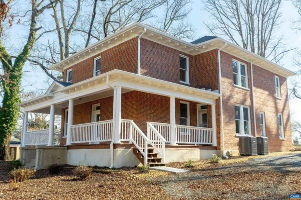 Exterior, Facade, Brick Facade, American Foursquare