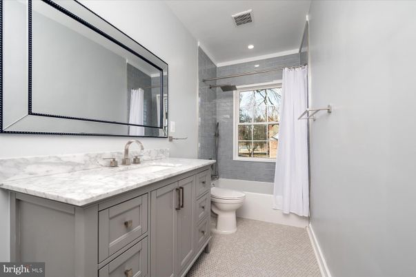 Bathroom, Interior, Recessed Lighting
