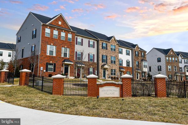 Exterior, Facade, Brick Facade, Rowhouse
