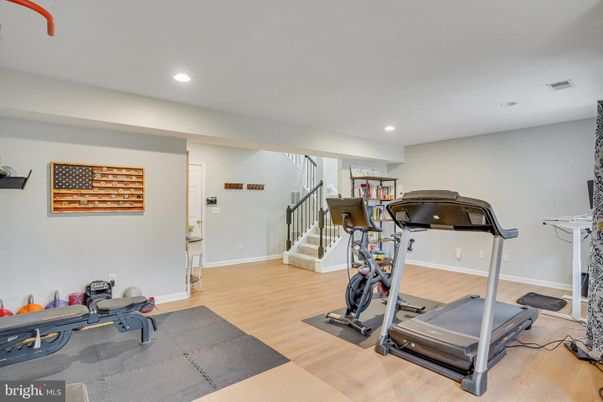 Fitness Equipment, Interior, Recessed Lighting, Wood Texture Flooring