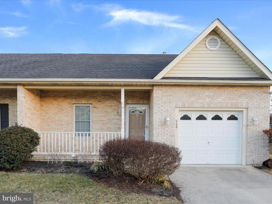 Attached, Exterior, Facade, Brick Facade, Ranch