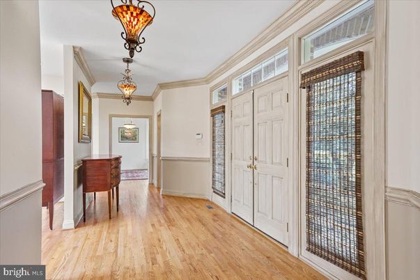 Interior, Pendant Lights, Wood Texture Flooring