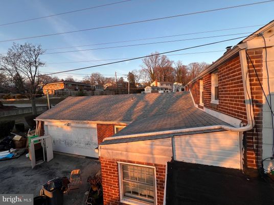 Detached Garage, Exterior