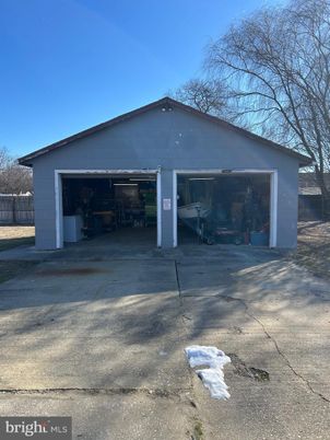 Detached Garage, Exterior