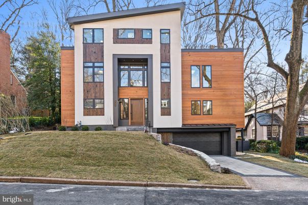 Attached, Exterior, Facade, Modern