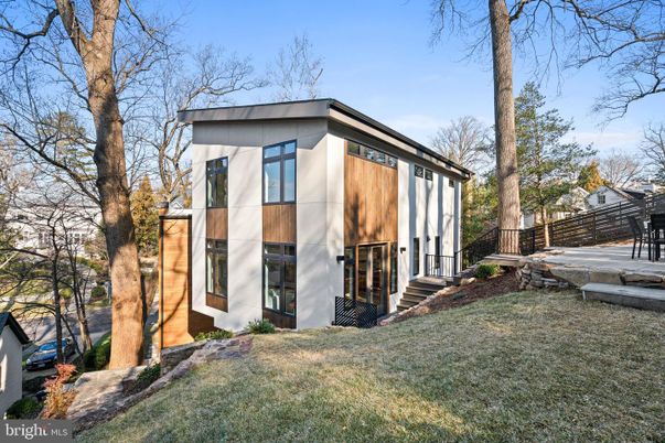 Backyard, Exterior, Facade, Modern