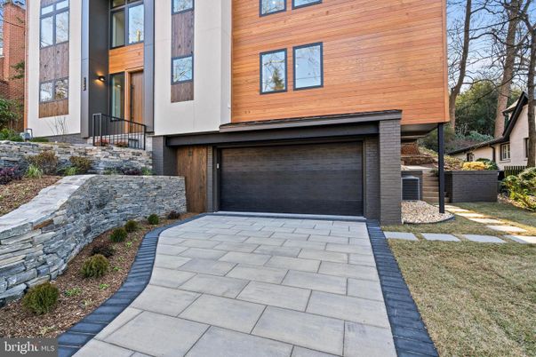 Attached, Exterior, Facade, Modern