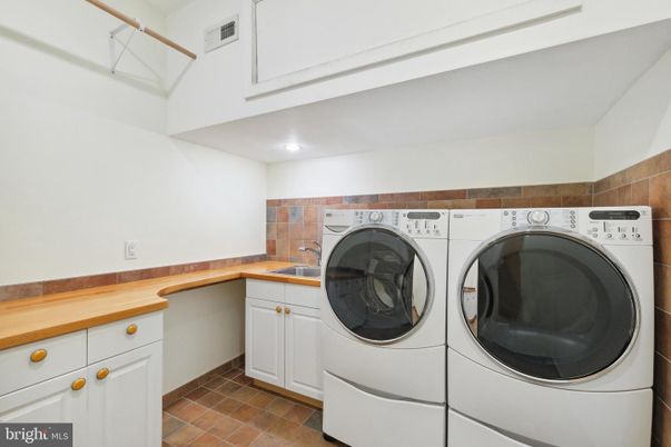 Interior, Recessed Lighting, Washer