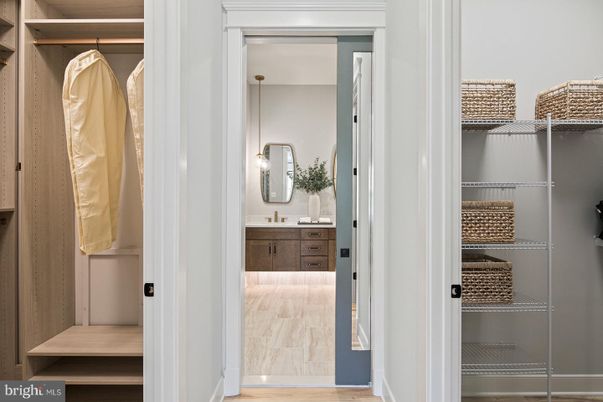 Bathroom, Interior, Pendant Lights, Walk-in Closets, Wood Texture Flooring