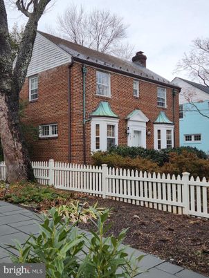 Exterior, Facade, Brick Facade, Georgian