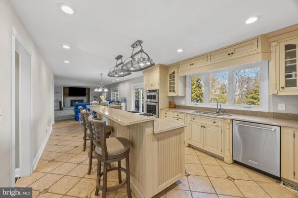 Interior, Kitchen, Pendant Lights, Recessed Lighting, Stainless Steel Appliances