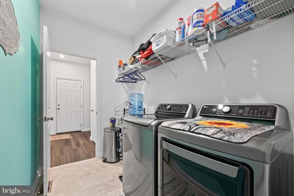 Interior, Washer, Wood Texture Flooring