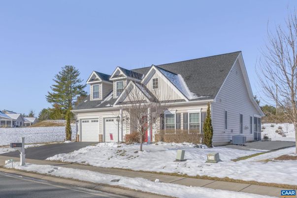 Attached, Exterior, Facade, Cape Cod