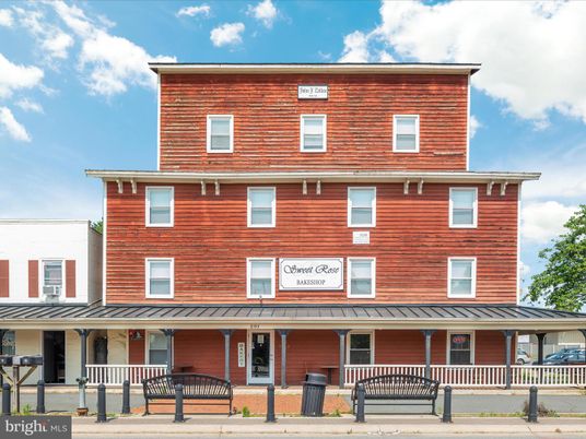 Exterior, Facade, Georgian