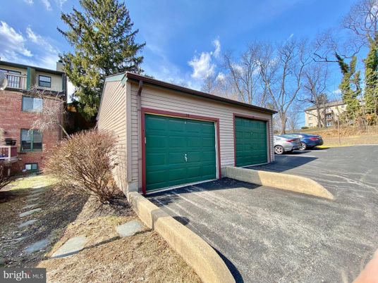 Detached Garage, Exterior