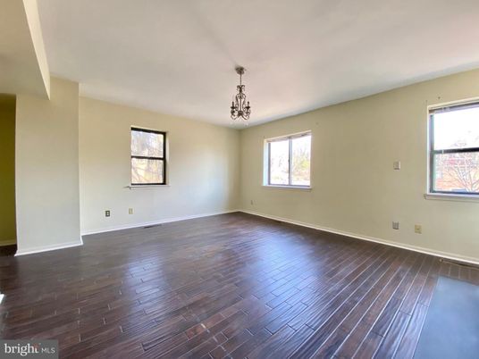 Empty room, Interior, Pendant Lights, Wood Texture Flooring