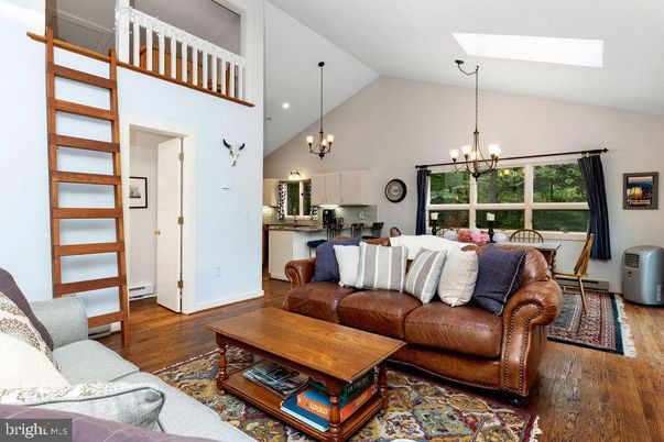 Chandelier, Dining room, Interior, Living room, Pendant Lights, Wood Texture Flooring
