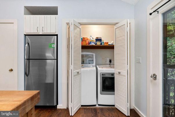 Interior, Utility Closets, Washer, Wood Texture Flooring
