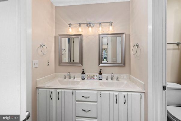 Bathroom, Dual Sink Vanities, Interior