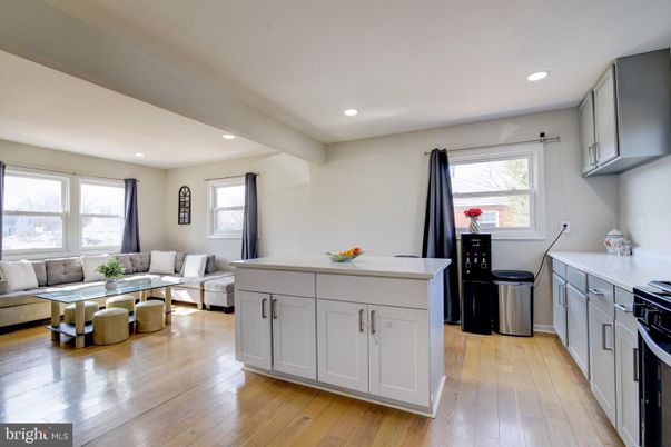 Interior, Kitchen, Living room, Recessed Lighting, Wood Texture Flooring