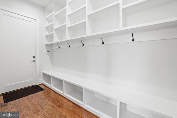 Interior, Walk-in Closets, Wood Texture Flooring