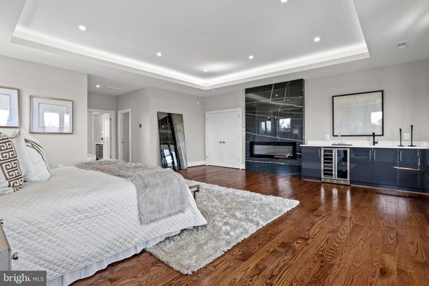 Bedroom, Fireplace, Interior, Recessed Lighting, Wood Texture Flooring