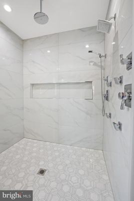 Bathroom, Interior, Marble Walls, Recessed Lighting