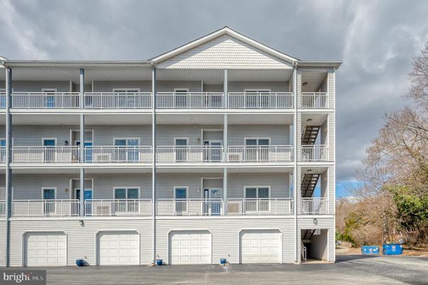Exterior, Facade, Condo Building