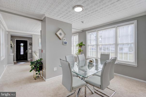 Dining room, Interior, Recessed Lighting