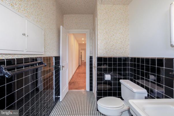 Bathroom, Interior, Recessed Lighting, Wood Texture Flooring