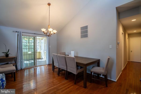 Chandelier, Dining room, Interior, Recessed Lighting, Wood Texture Flooring