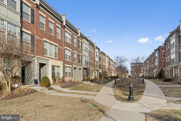 Exterior, Facade, Brick Facade, Rowhouse