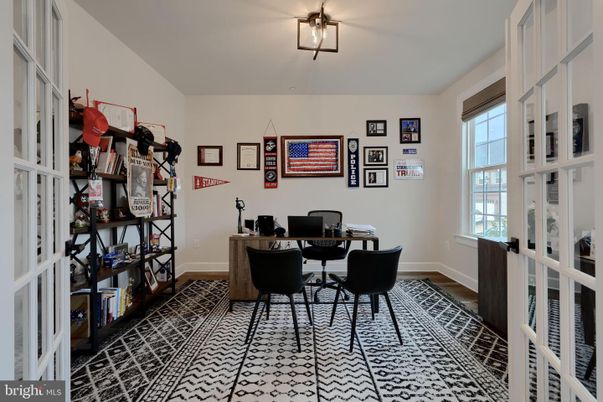 Home Office, Interior
