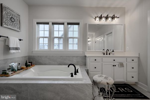 Bathroom, Dual Sink Vanities, Interior