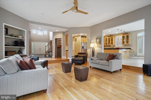 Dining room, Interior, Living room, Pendant Lights, Recessed Lighting, Wood Texture Flooring