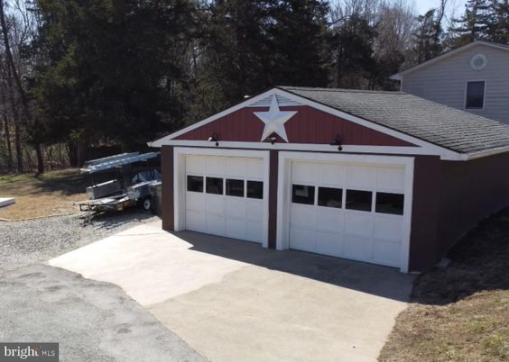 Detached Garage, Exterior