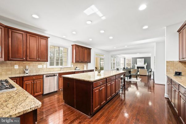 Dining room, Interior, Kitchen, Recessed Lighting, Stainless Steel Appliances, Wood Texture Flooring