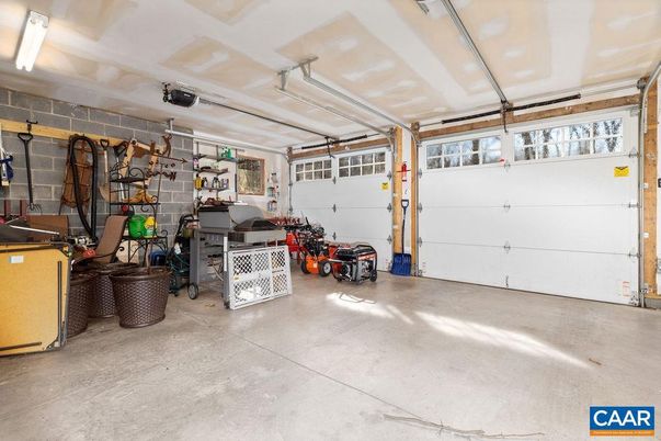 Garage, Interior