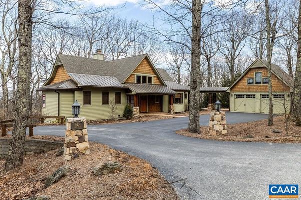 Attached, Exterior, Facade, Cape Cod