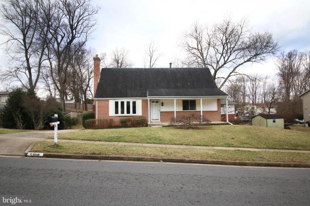 Exterior, Facade, Brick Facade, Cape Cod