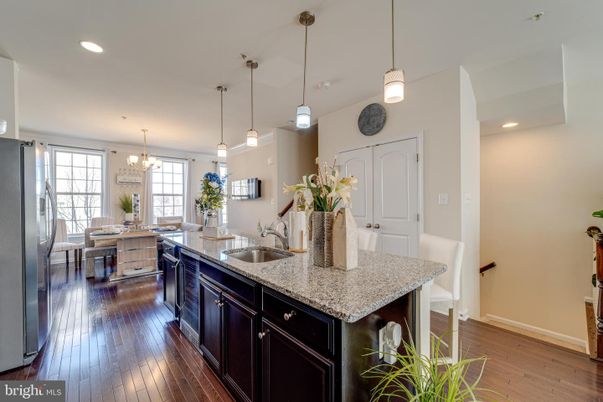 Chandelier, Dining room, Interior, Kitchen, Pendant Lights, Recessed Lighting, Wood Texture Flooring