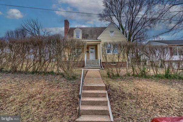 Exterior, Facade, Cape Cod