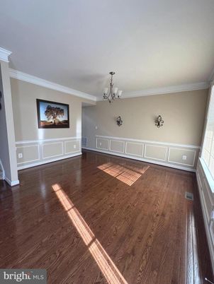 Chandelier, Empty room, Interior, Wood Texture Flooring