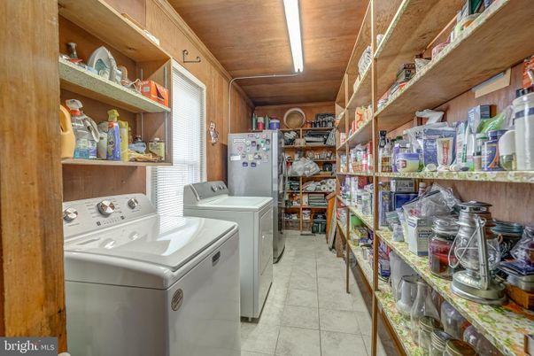 Interior, Washer, Wooden Ceilings, Wooden Walls