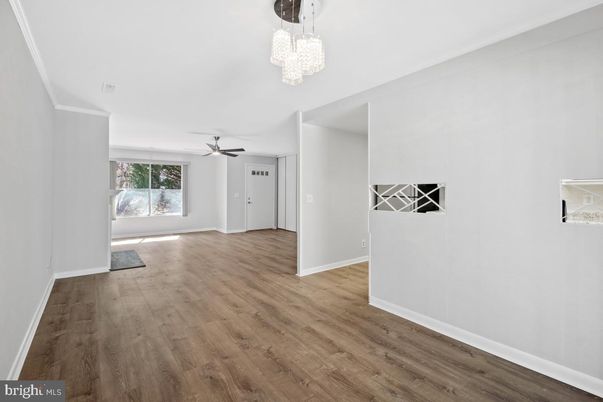 Chandelier, Empty room, Interior, Wood Texture Flooring