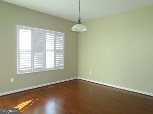 Empty room, Interior, Pendant Lights, Wood Texture Flooring