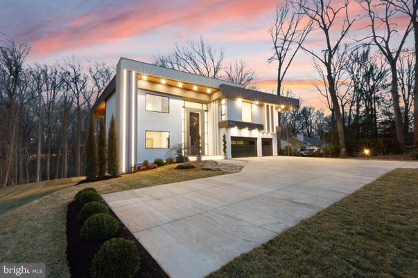 Backyard, Exterior, Facade, Modern