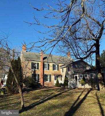 Backyard, Exterior, Facade, Brick Facade, Georgian